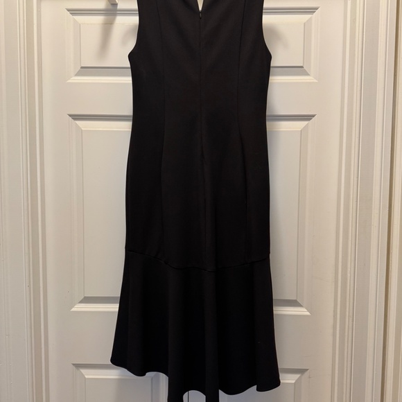 Woman’s formal dress - Picture 6 of 6